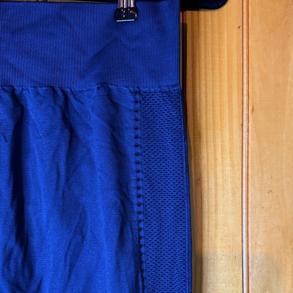 Fabletics Navy Blue Athletic Leggings - Picture 2 of 7